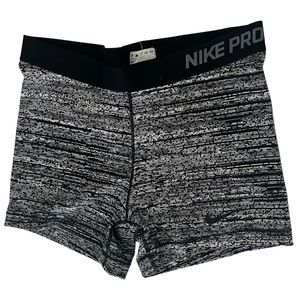 Nike Women’s Grey Striped Athletic Shorts Large women’s size extra large